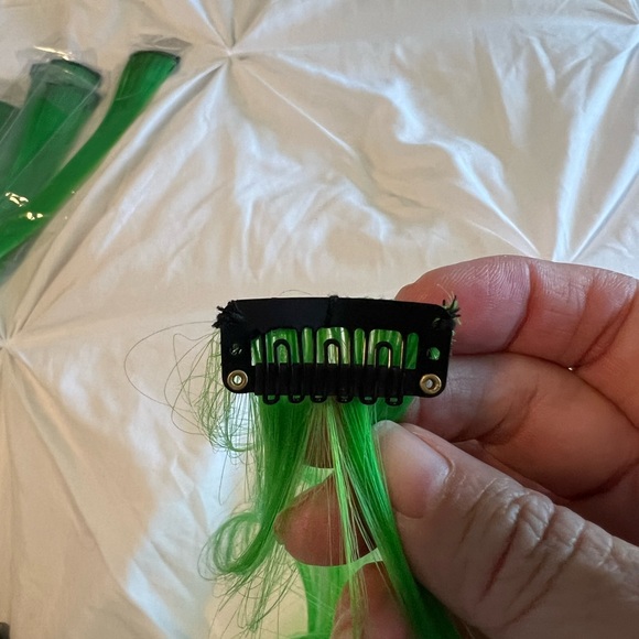 New clip in hair extensions x 3! - Picture 2 of 4